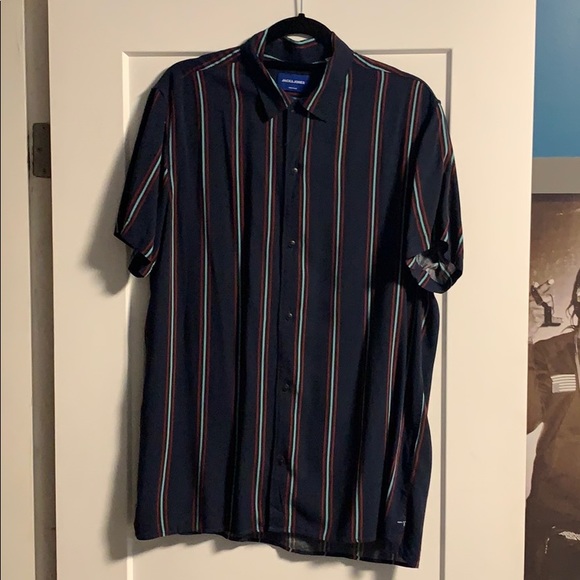 Jack and Jones button up short sleeve shirt - Picture 2 of 3